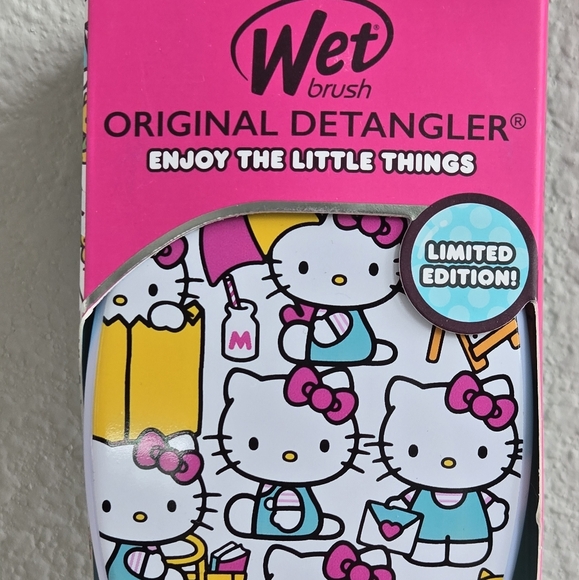 Hello Kitty x Wet Brush The Original Detangler (Under My Umbrella) - Picture 5 of 14